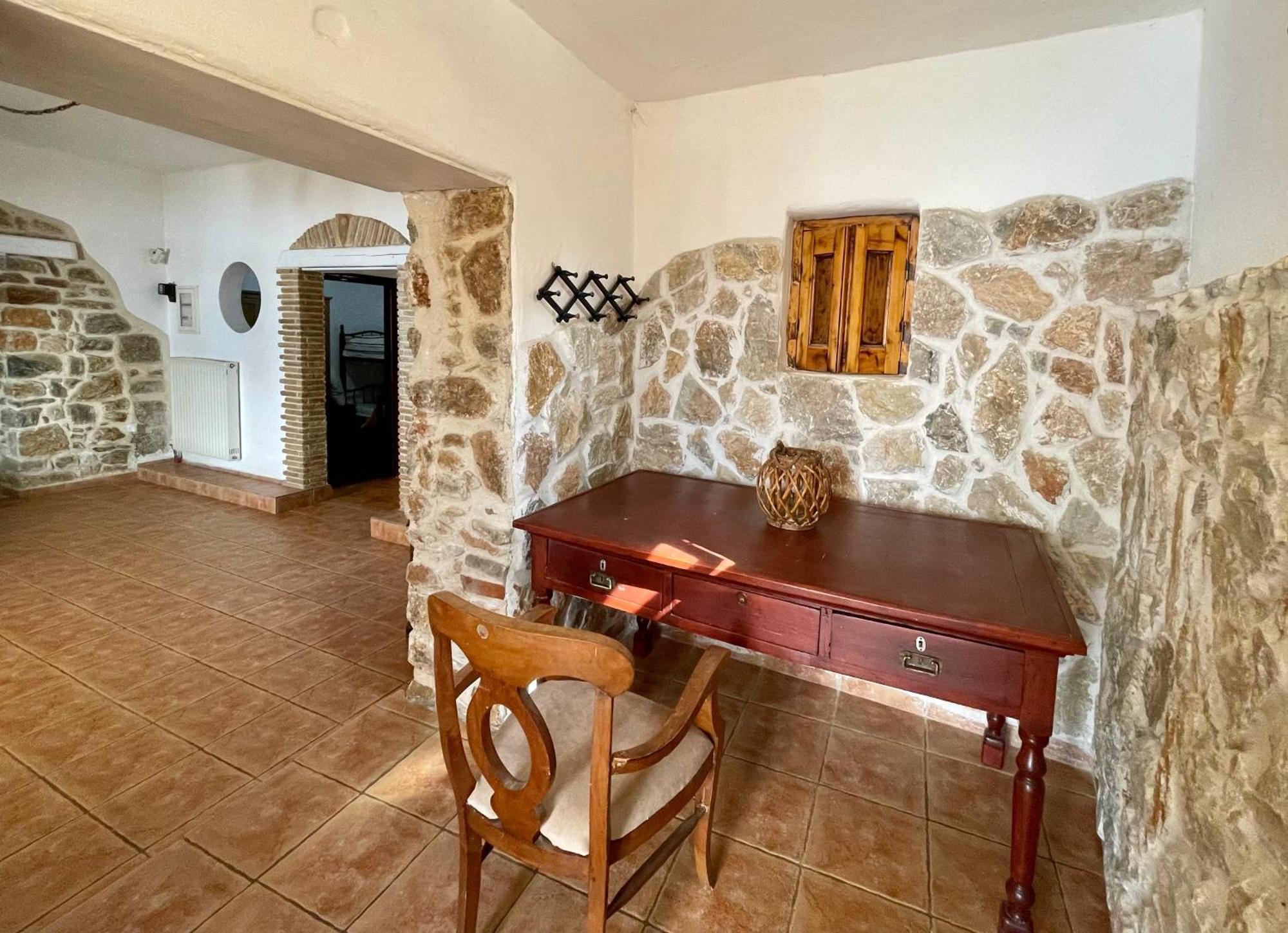 Atlazia Suites Алинда Екстериор снимка