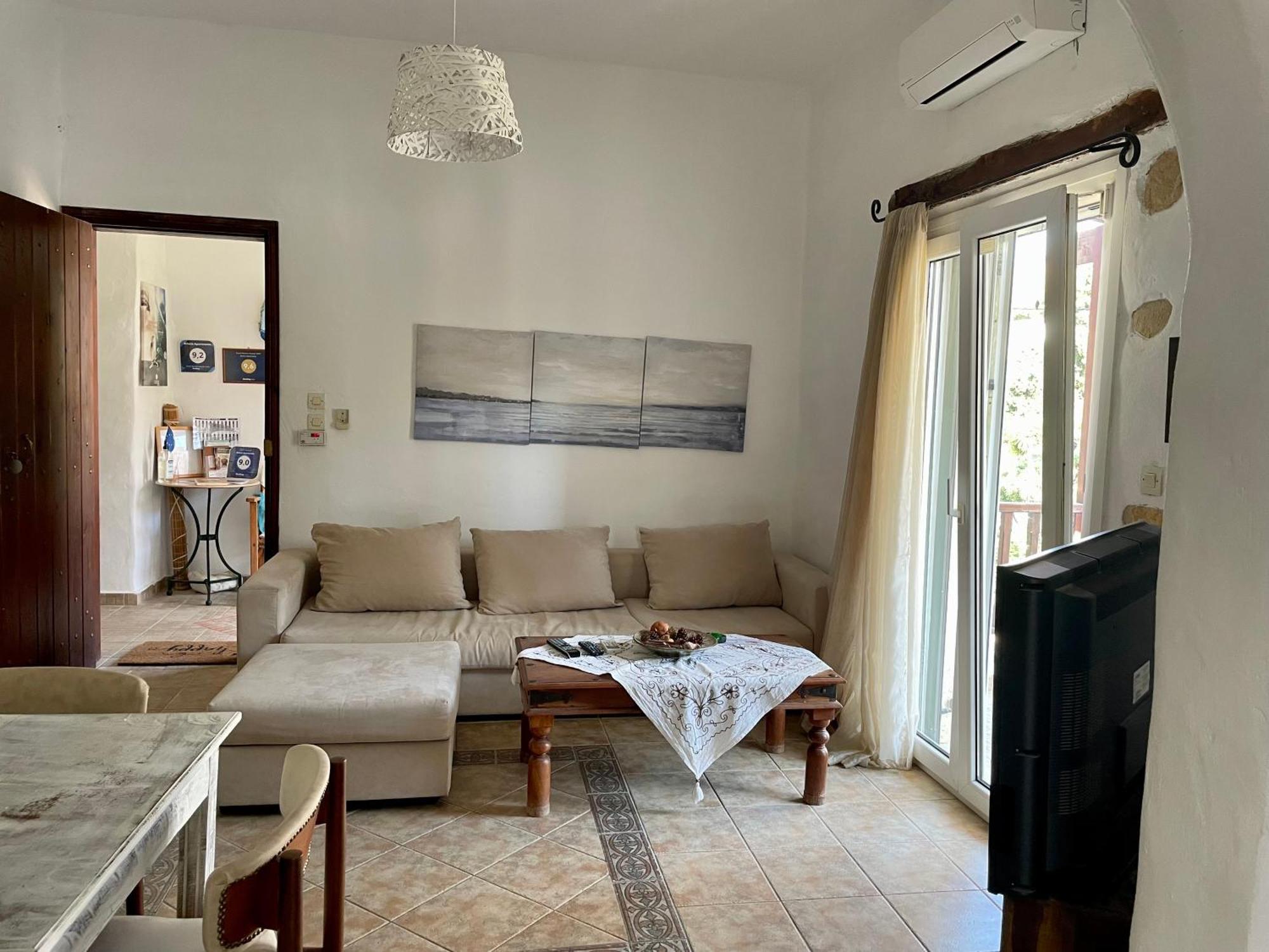Atlazia Suites Алинда Екстериор снимка