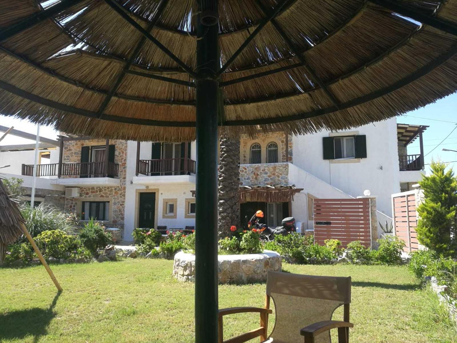 Atlazia Suites Алинда Екстериор снимка
