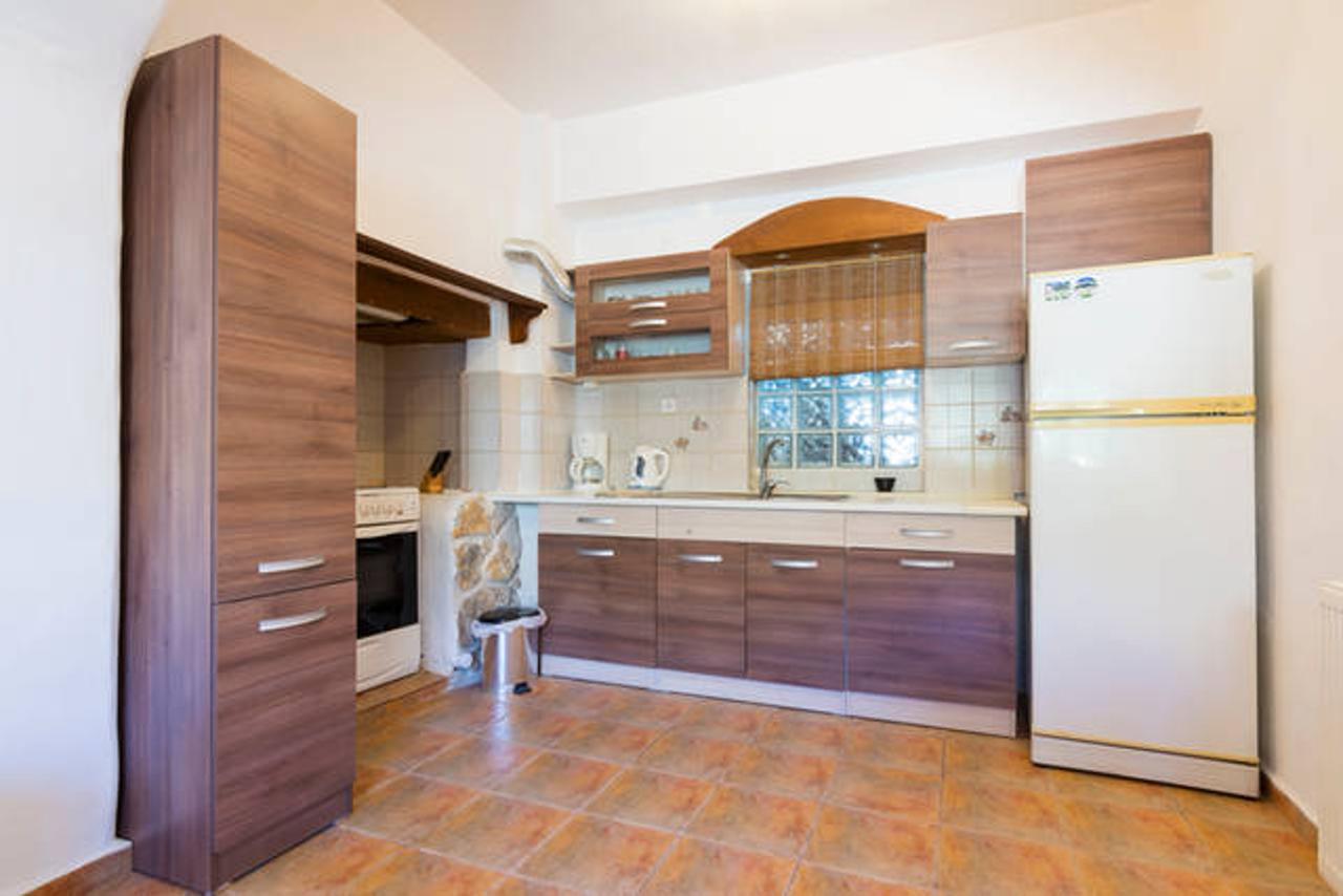 Atlazia Suites Алинда Екстериор снимка
